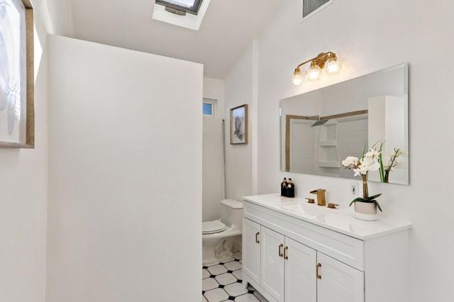 2504 Spring Street, Redwood City, CA 94063