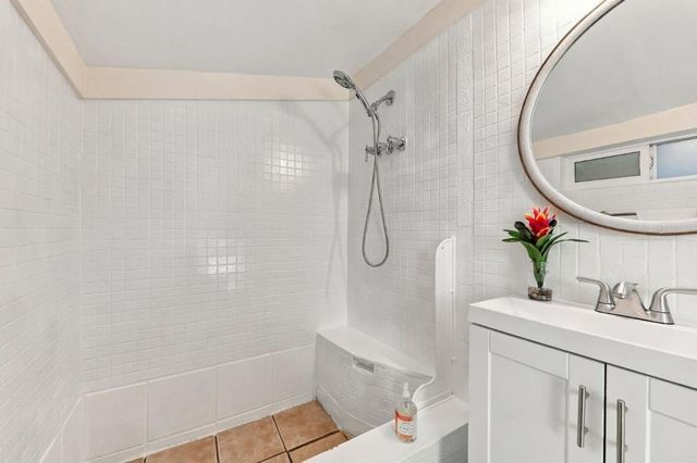 2504 Spring Street, Redwood City, CA 94063