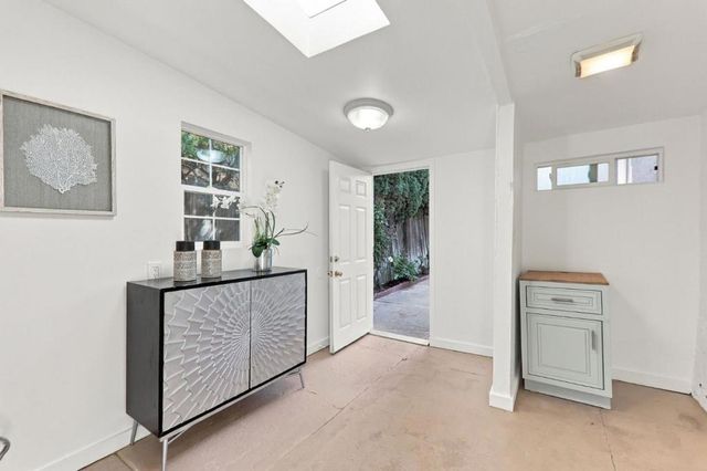 2504 Spring Street, Redwood City, CA 94063