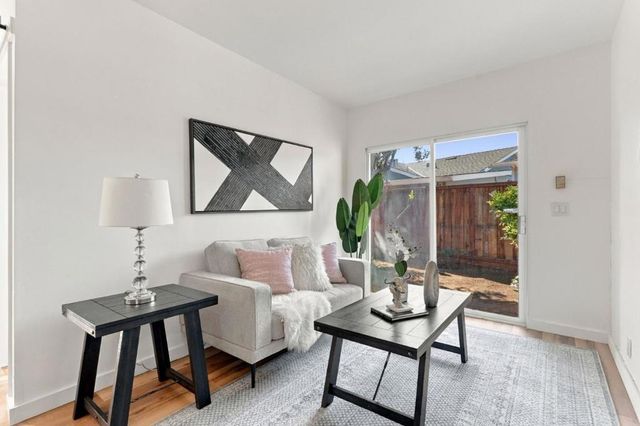 2504 Spring Street, Redwood City, CA 94063
