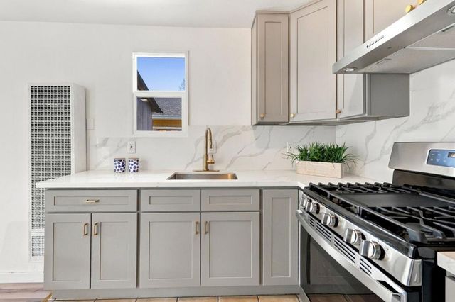 2504 Spring Street, Redwood City, CA 94063