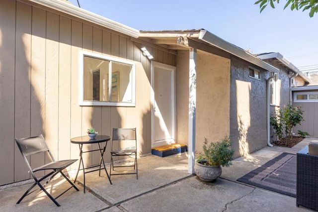2504 Spring Street, Redwood City, CA 94063