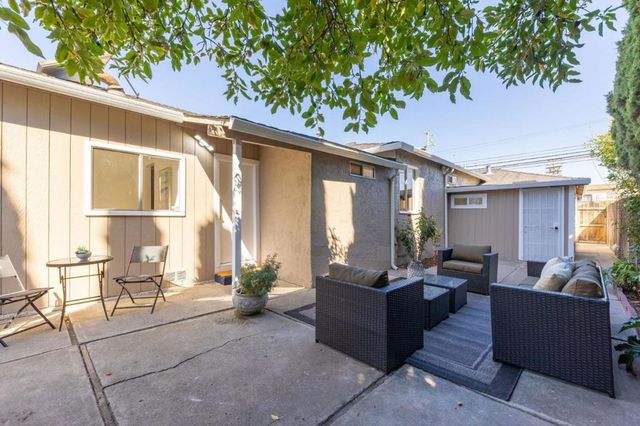 2504 Spring Street, Redwood City, CA 94063