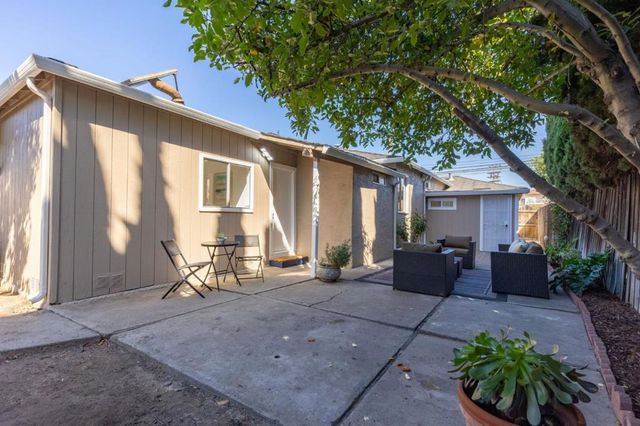 2504 Spring Street, Redwood City, CA 94063