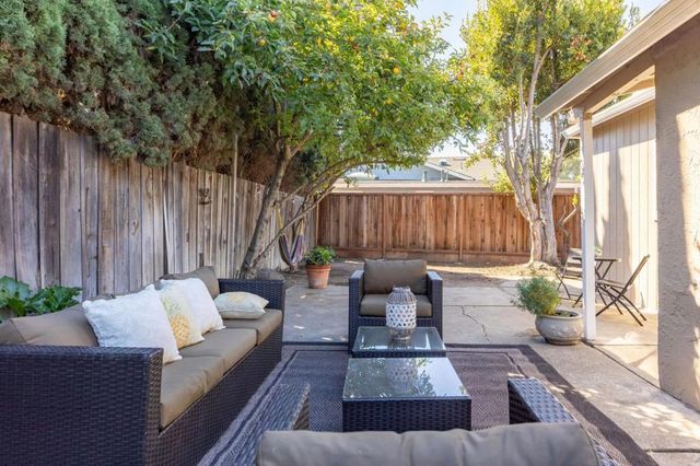 2504 Spring Street, Redwood City, CA 94063