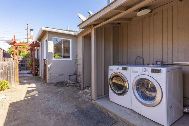2504 Spring Street, Redwood City, CA 94063