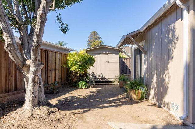2504 Spring Street, Redwood City, CA 94063