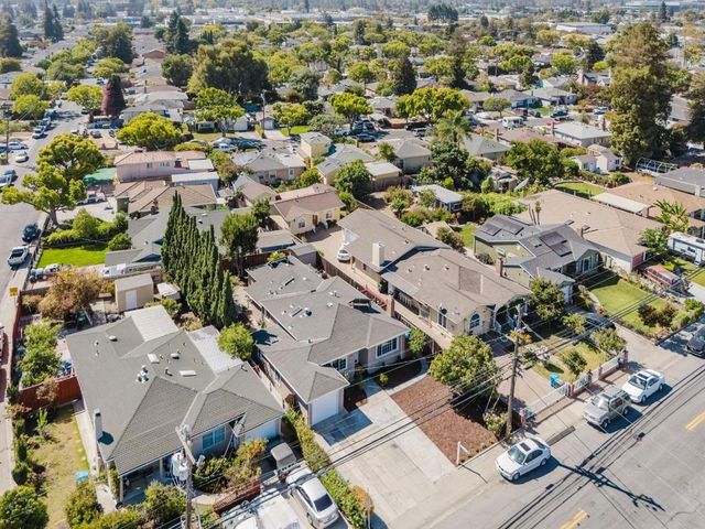 2504 Spring Street, Redwood City, CA 94063