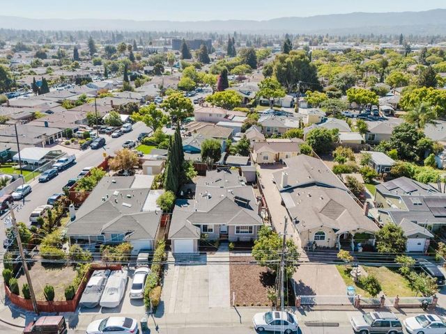 2504 Spring Street, Redwood City, CA 94063