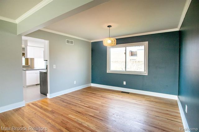 27021 Nantucket Court, Southfield, MI 48076