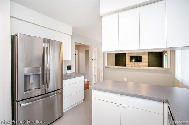 27021 Nantucket Court, Southfield, MI 48076