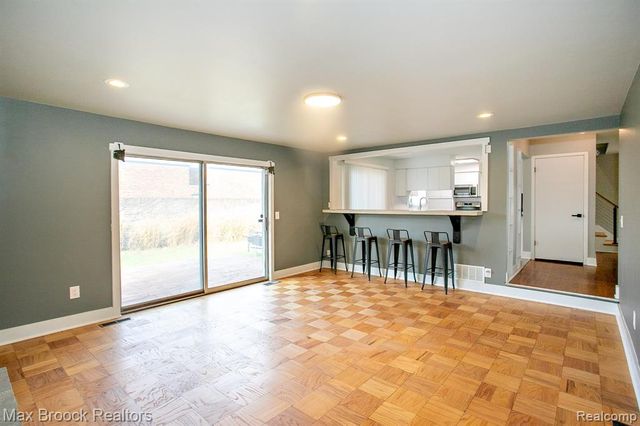 27021 Nantucket Court, Southfield, MI 48076