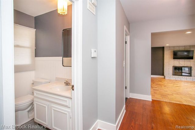 27021 Nantucket Court, Southfield, MI 48076