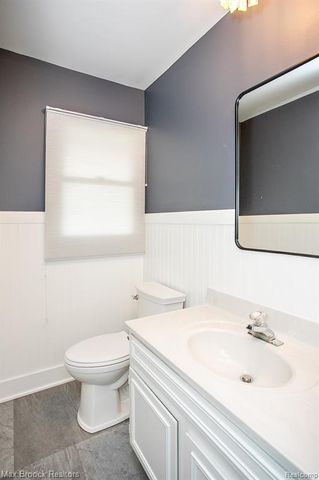 27021 Nantucket Court, Southfield, MI 48076