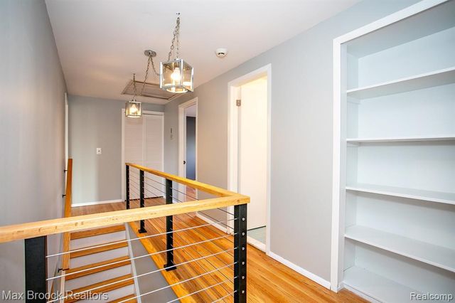 27021 Nantucket Court, Southfield, MI 48076