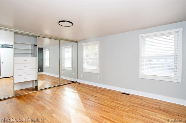 27021 Nantucket Court, Southfield, MI 48076