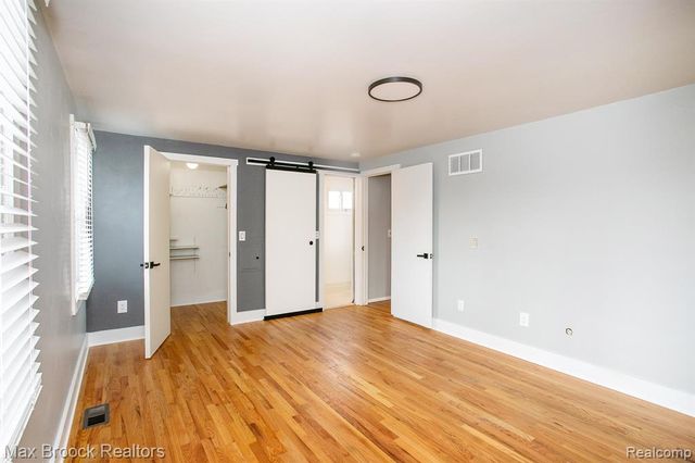 27021 Nantucket Court, Southfield, MI 48076