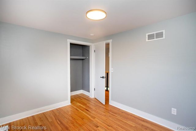 27021 Nantucket Court, Southfield, MI 48076