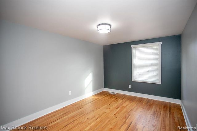 27021 Nantucket Court, Southfield, MI 48076