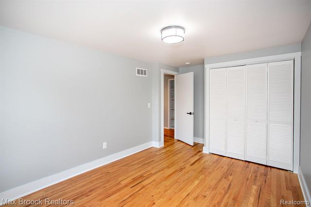 27021 Nantucket Court, Southfield, MI 48076