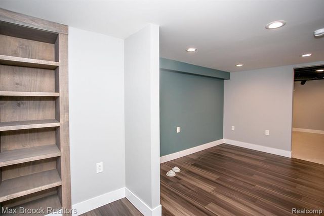 27021 Nantucket Court, Southfield, MI 48076