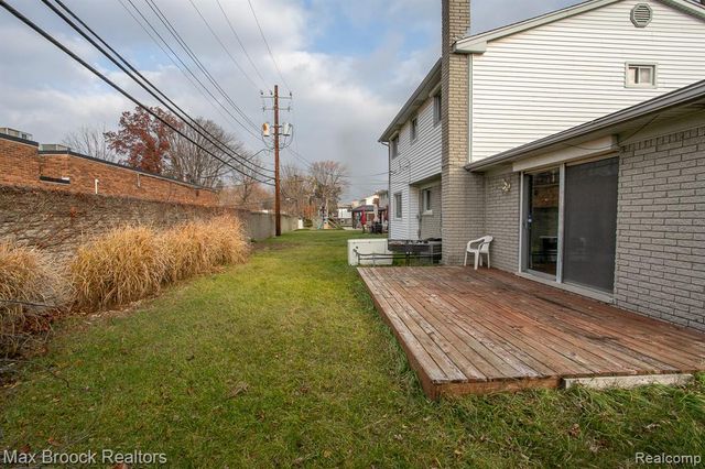 27021 Nantucket Court, Southfield, MI 48076