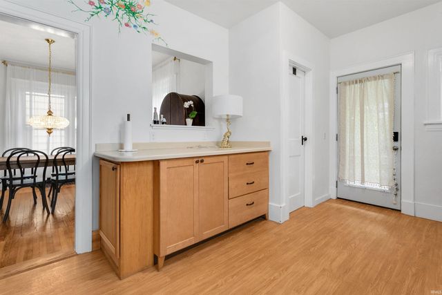 208 E Navarre Street, South Bend, IN 46601