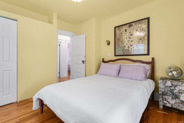 208 E Navarre Street, South Bend, IN 46601