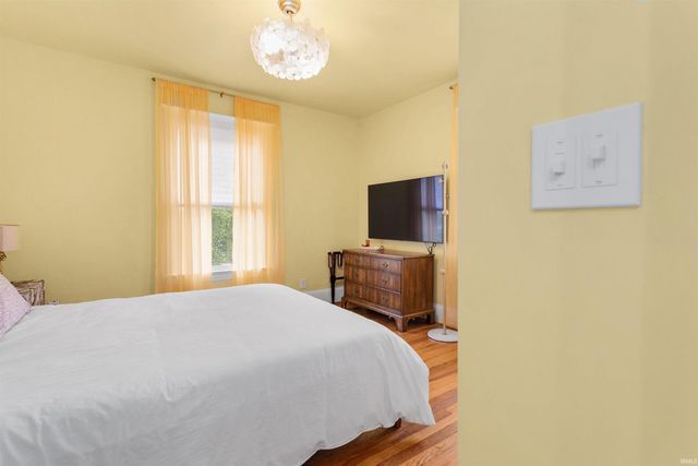 208 E Navarre Street, South Bend, IN 46601