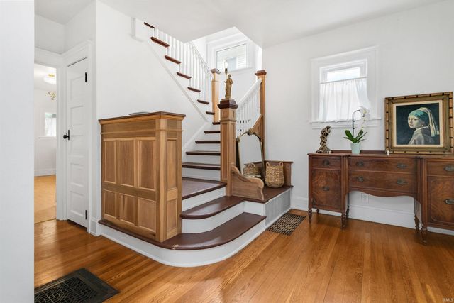 208 E Navarre Street, South Bend, IN 46601
