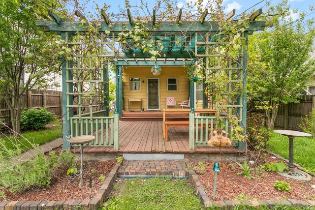 208 E Navarre Street, South Bend, IN 46601