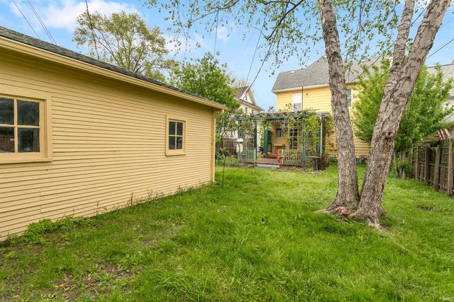 208 E Navarre Street, South Bend, IN 46601