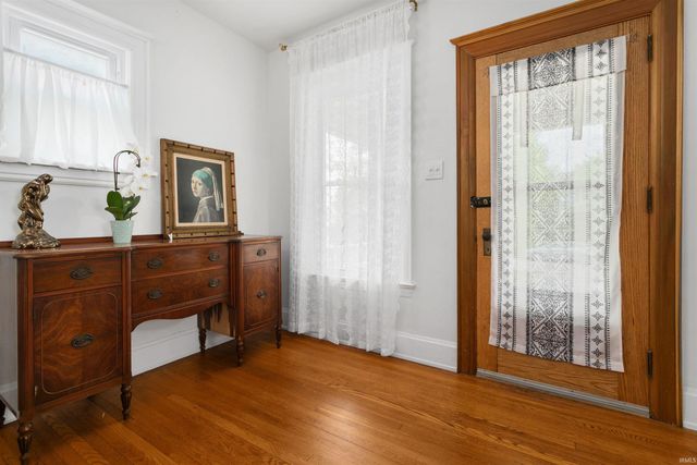 208 E Navarre Street, South Bend, IN 46601