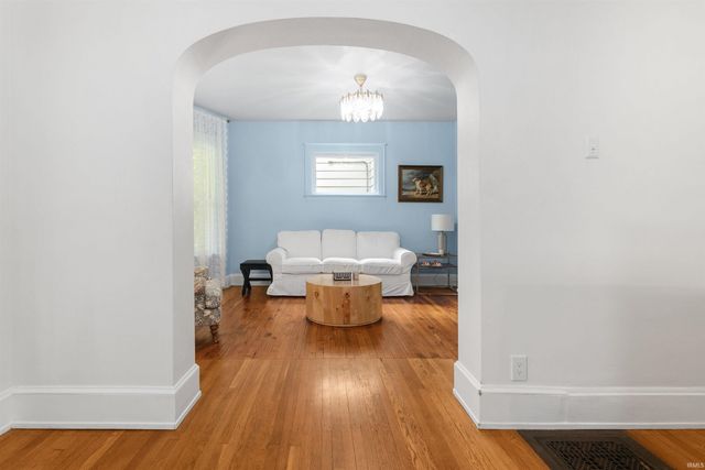 208 E Navarre Street, South Bend, IN 46601