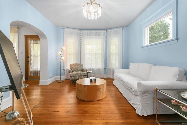 208 E Navarre Street, South Bend, IN 46601