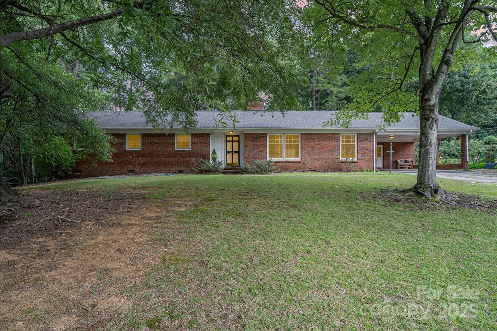 1210 Shady Bluff Drive, Charlotte, NC 28211