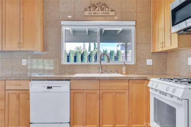 1607 Blackwall, Simi Valley, CA 93063