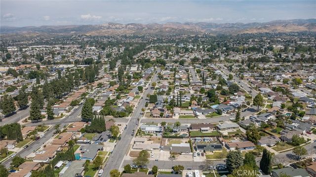 1607 Blackwall, Simi Valley, CA 93063