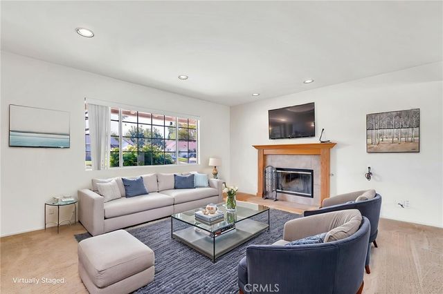 1607 Blackwall, Simi Valley, CA 93063