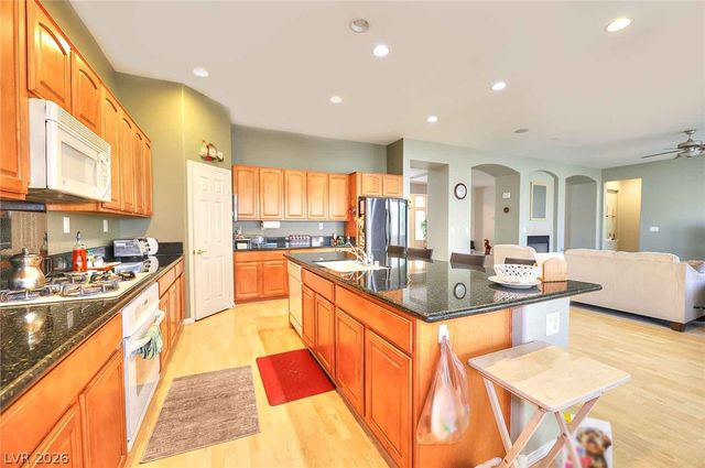 6536 Black Oaks Street, North Las Vegas, NV 89084