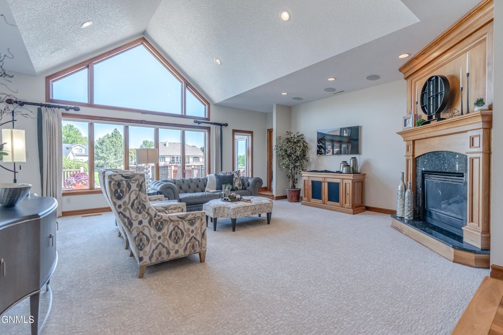 1524 Buccaneer Place, Bismarck, ND 58504 photo 11