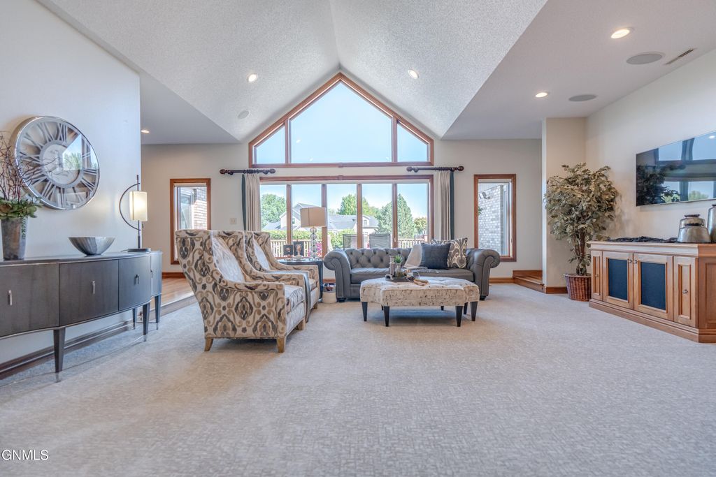 1524 Buccaneer Place, Bismarck, ND 58504 photo 12