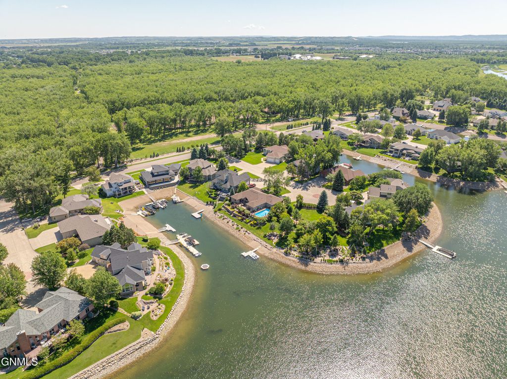 1524 Buccaneer Place, Bismarck, ND 58504 photo 180