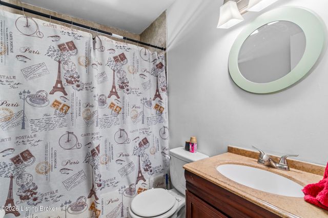 5200 Robinwood Rd, Louisville, KY 40218