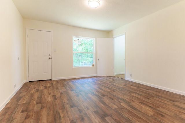 103 N 6th Street E, Dawson, TX 76639