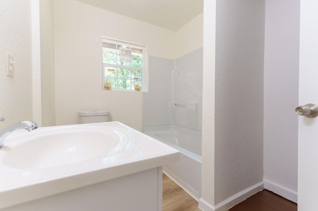 103 N 6th Street E, Dawson, TX 76639