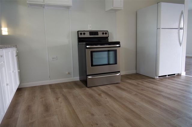 103 N 6th Street E, Dawson, TX 76639