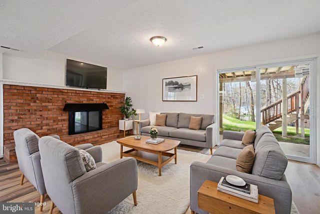 6803 MIDDLEFIELD RD, Fort Washington, MD 20744