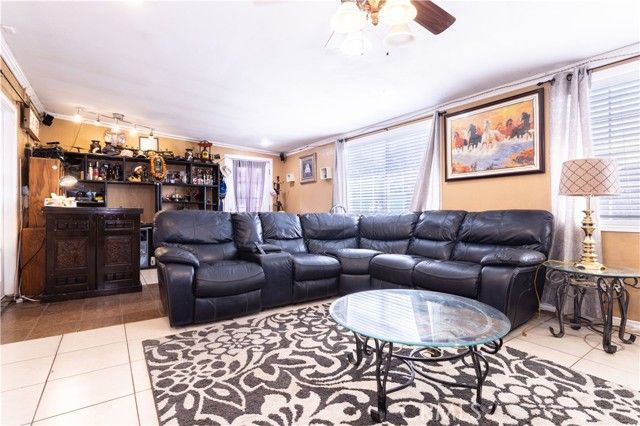 44520 Fenhold, Lancaster, CA 93535