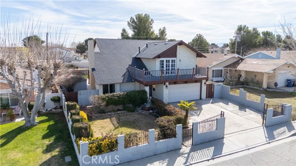 44520 Fenhold, Lancaster, CA 93535